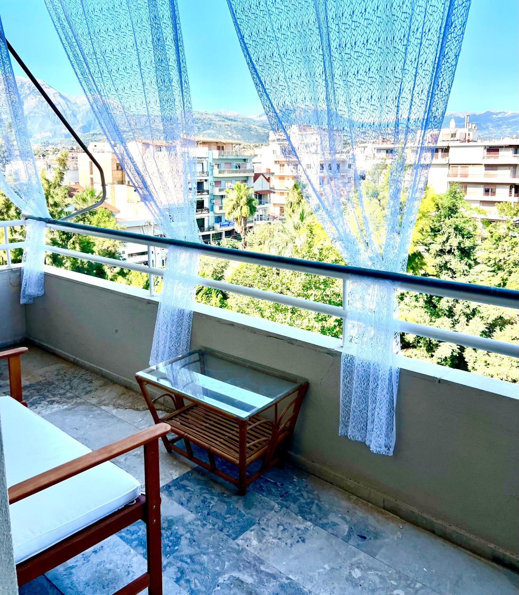 Seaview Penthouse On The Square Daire Aigio Dış mekan fotoğraf